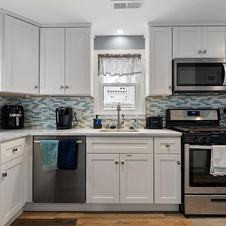 Newly Renovated 4 Bedroom Home Only 2 Blocks From The Beach! Wildwood Εξωτερικό φωτογραφία
