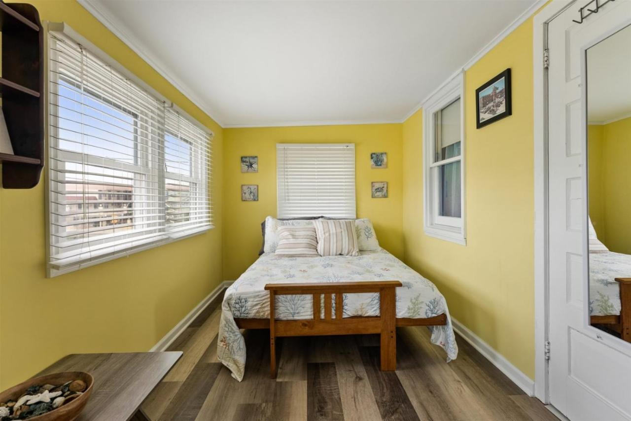 Newly Renovated 4 Bedroom Home Only 2 Blocks From The Beach! Wildwood Εξωτερικό φωτογραφία